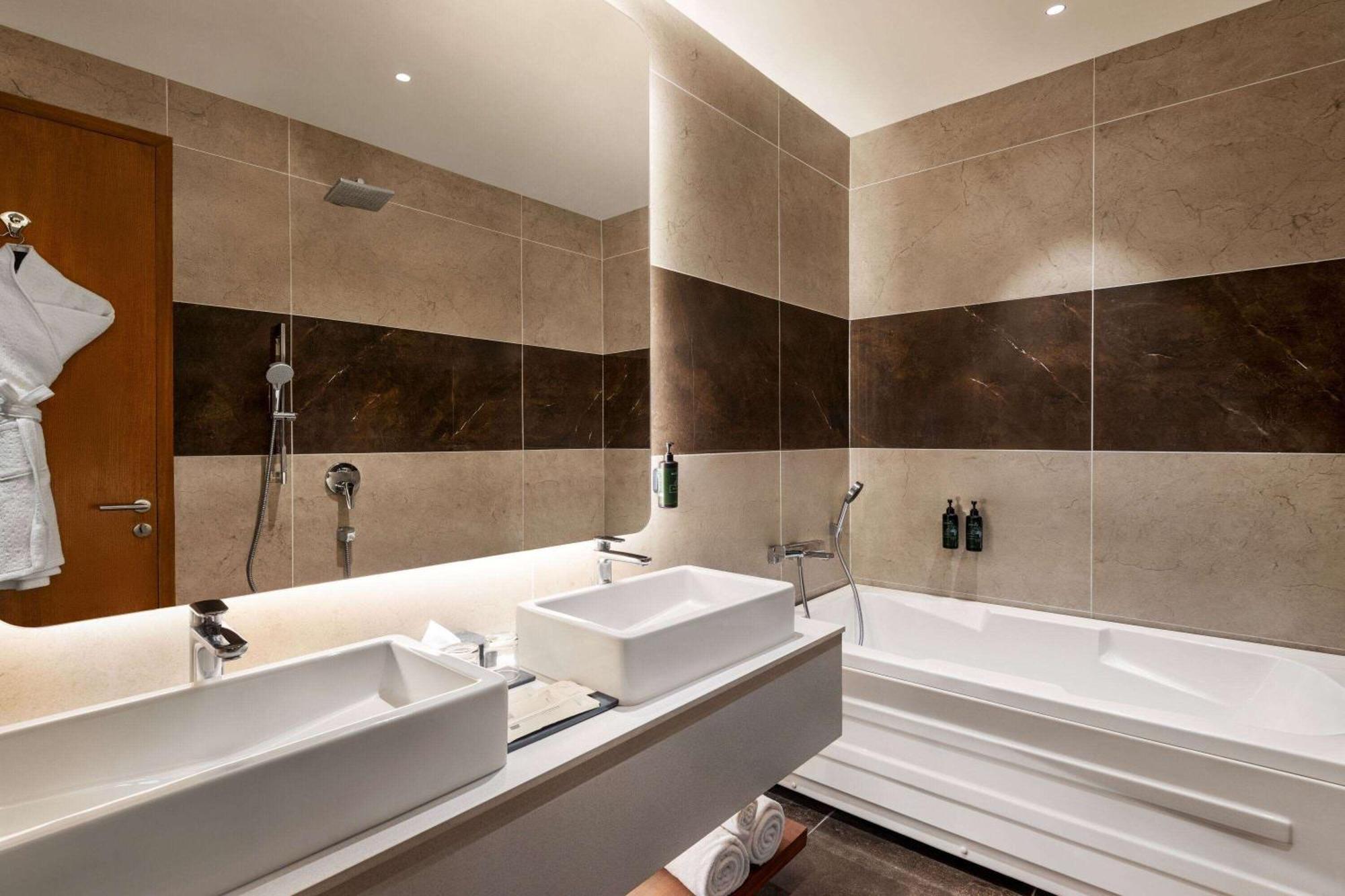 Wyndham Garden Sonipat Murthal Ngoại thất bức ảnh